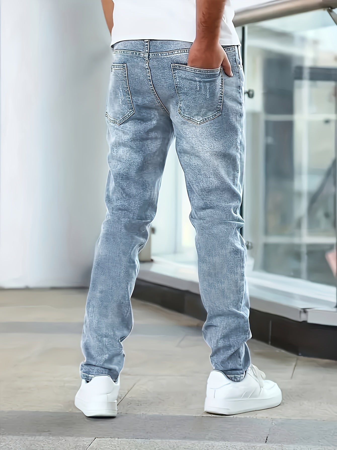 Męskie dżinsy o dopasowanym kroju (slim fit)