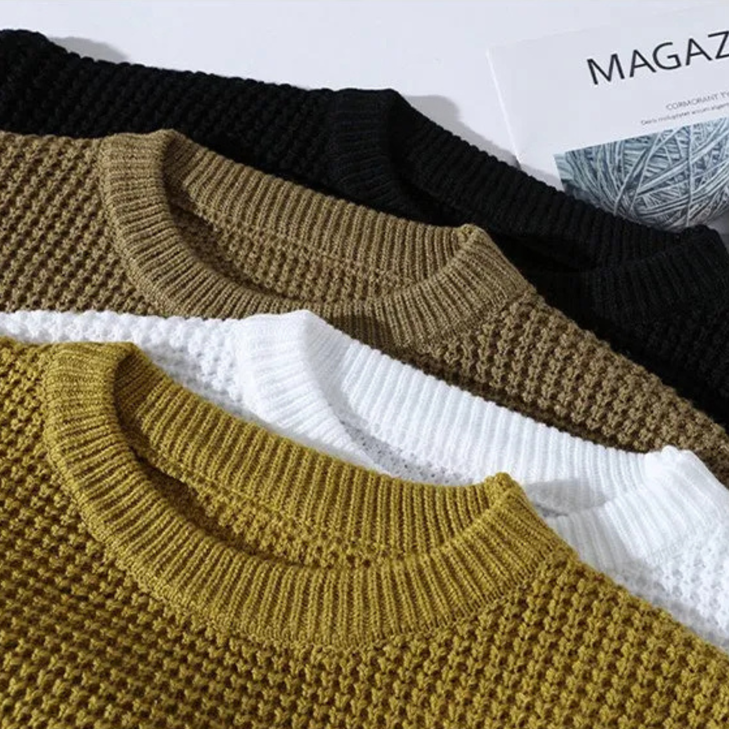 SWETER MĘSKI Z DZIANINY O FAKTUROWYM SPLOCIE
