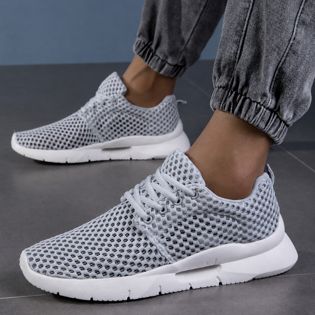DAMSKIE SNEAKERSY SZNUROWANE Z SIATECZKI