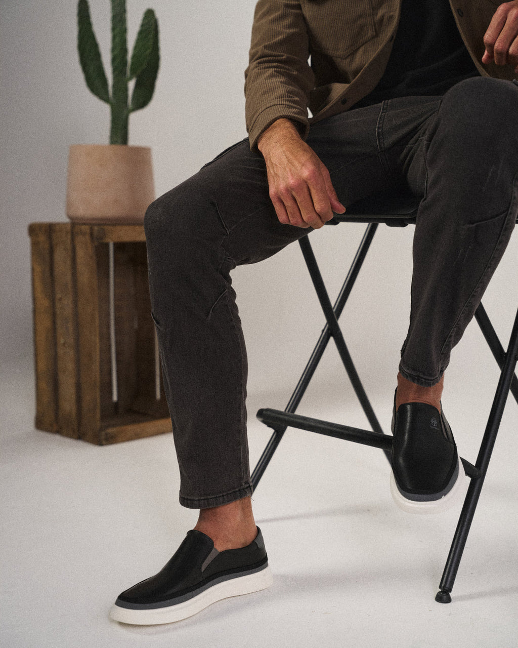 NOWOCZESNE BUTY MĘSKIE WSUWANE