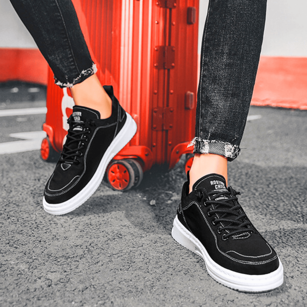 BUTY SPORTOWE MĘSKIE O STRUKTURALNYM WZORZE